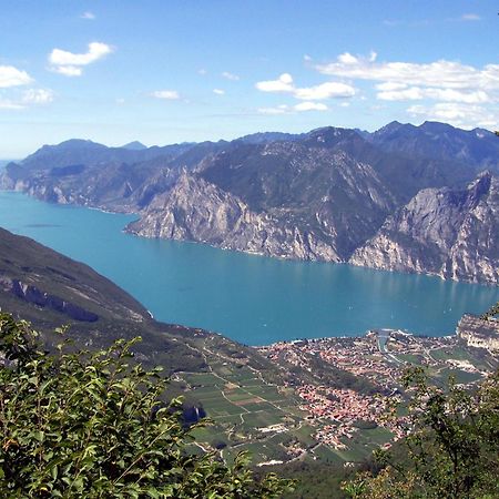Casa Di Nin Apartment Torbole Sul Garda Luaran gambar