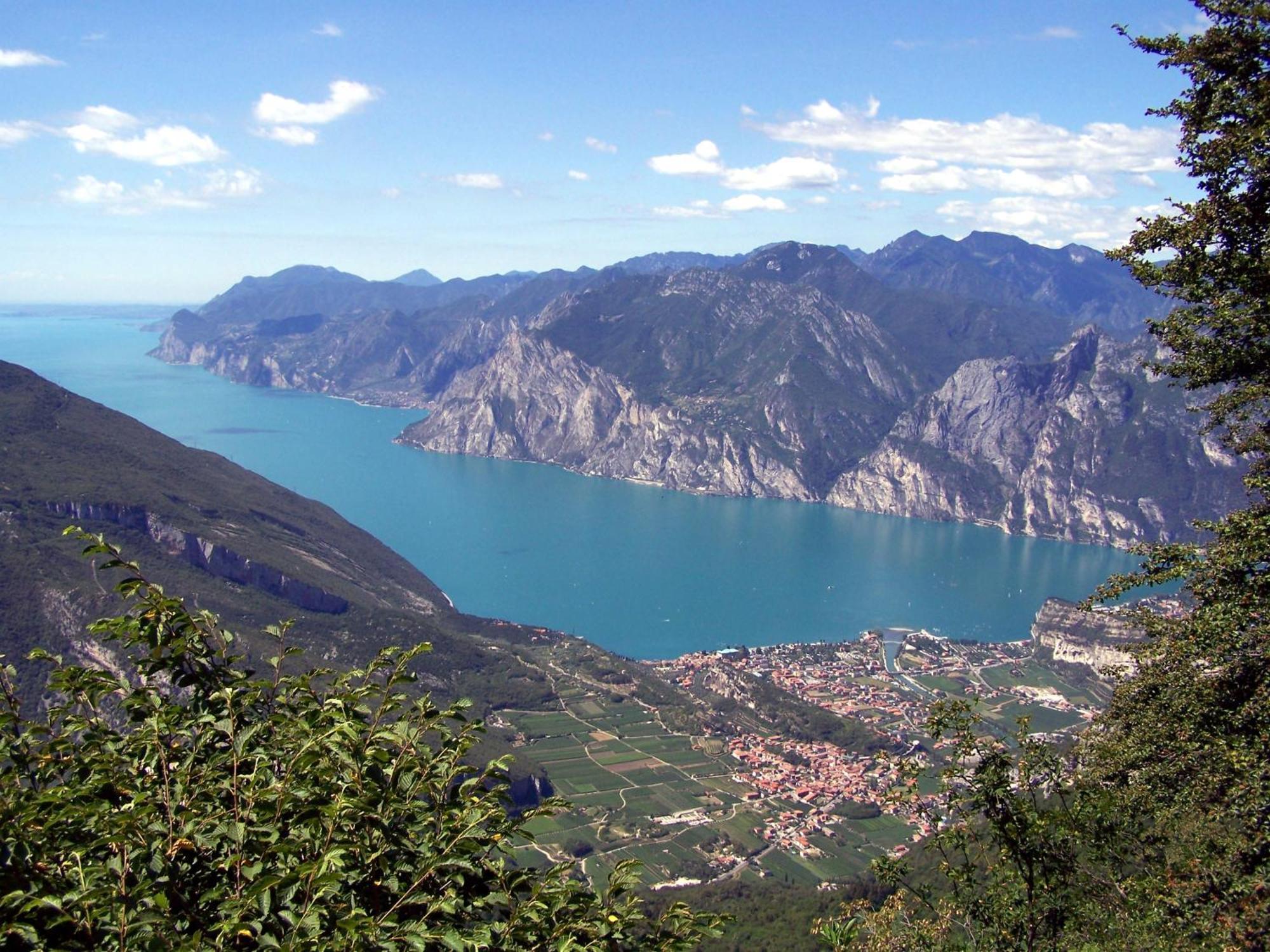 Casa Di Nin Apartment Torbole Sul Garda Luaran gambar